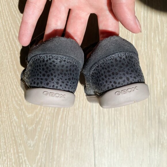 Liquidation Sale: Geox Kids' | Black First Walker Shoes with Polka Dots - Picture 6 of 8